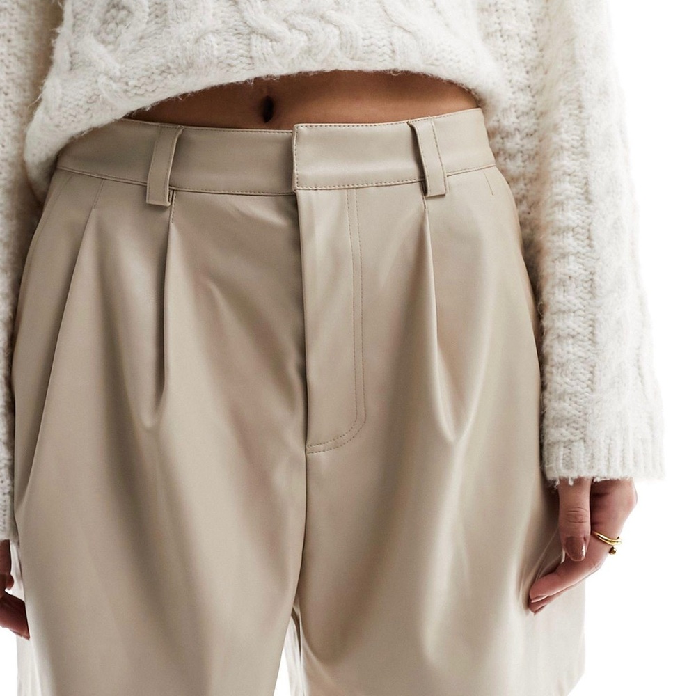 House of Harlow 1960 Beige Leather Bermuda Shorts